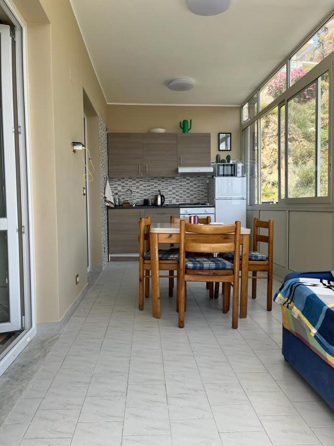 Ferienwohnung Casa Vacanze Luna Letojanni Exterior foto